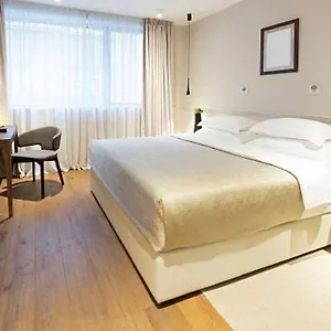 Eden & Appartamento Sarandë