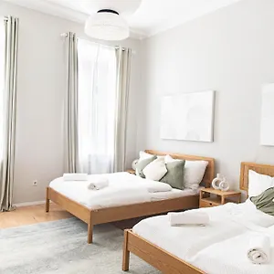 Spacious Apartment, 3 Min To U1 Reumannplatz Appartamento Vienna